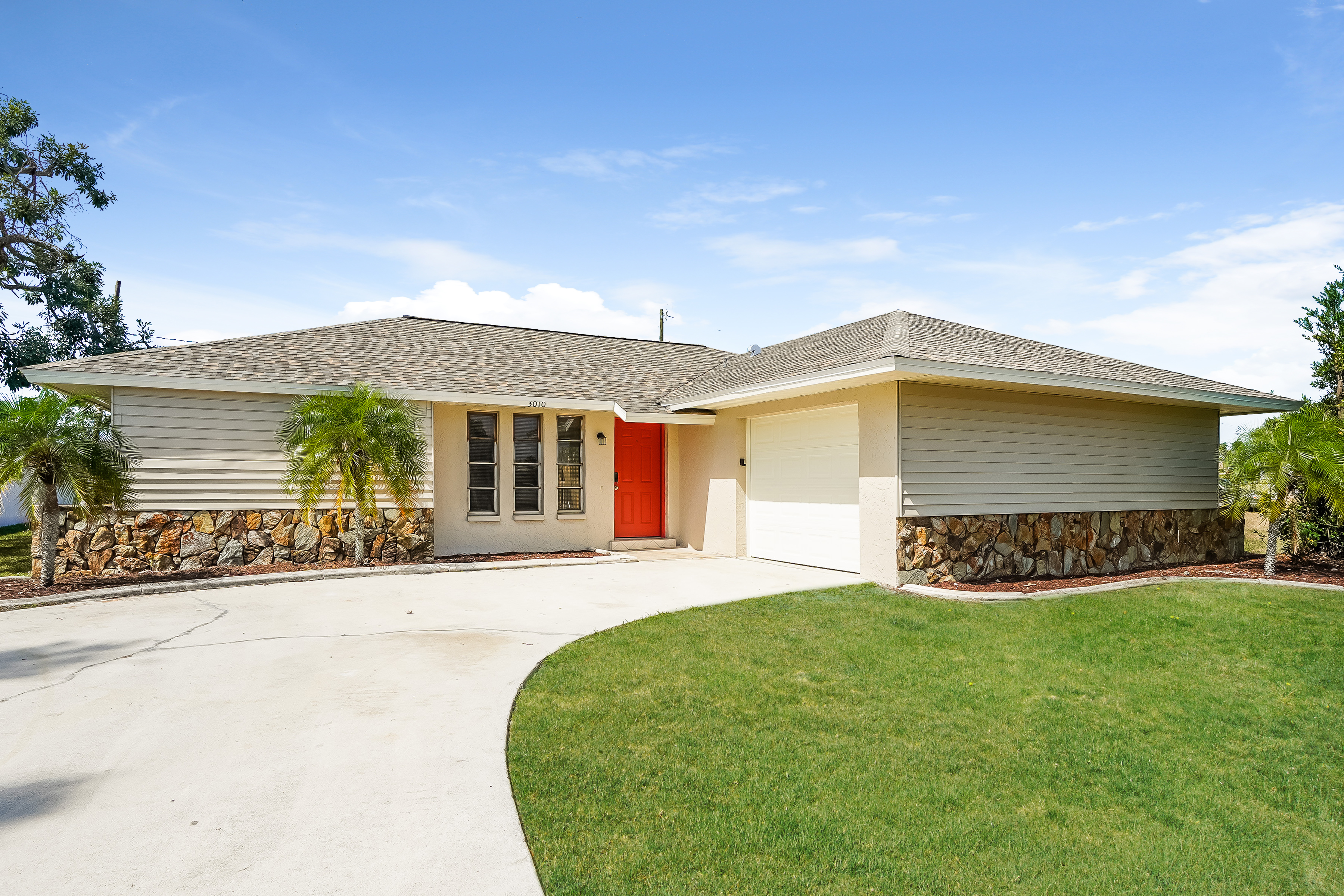 3010 SW Santa Barbara Pl Cape Coral, FL 33914